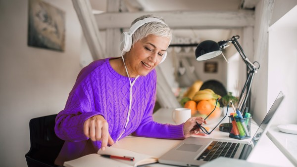 Six things financial institutions should know about eSignatures Six things financial institutions should know about eSignatures