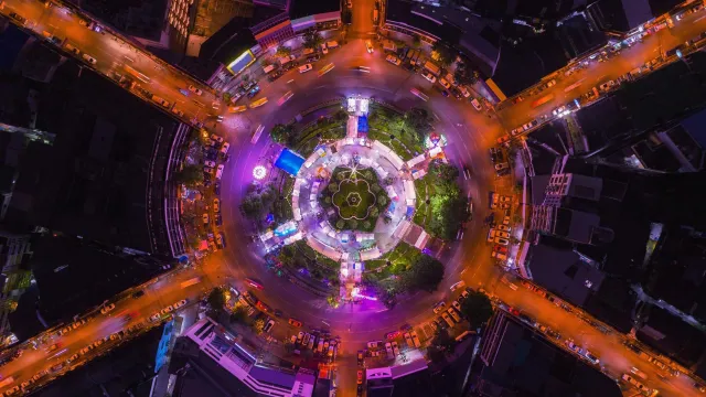 Image of a bird's eye view of a six-street roundabout