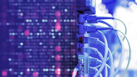 Data center network infrastructure with connected Ethernet ports
